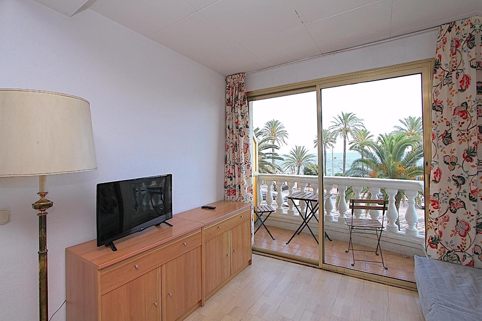 Apartaments Nautic Lloret de Mar Oda fotoğraf