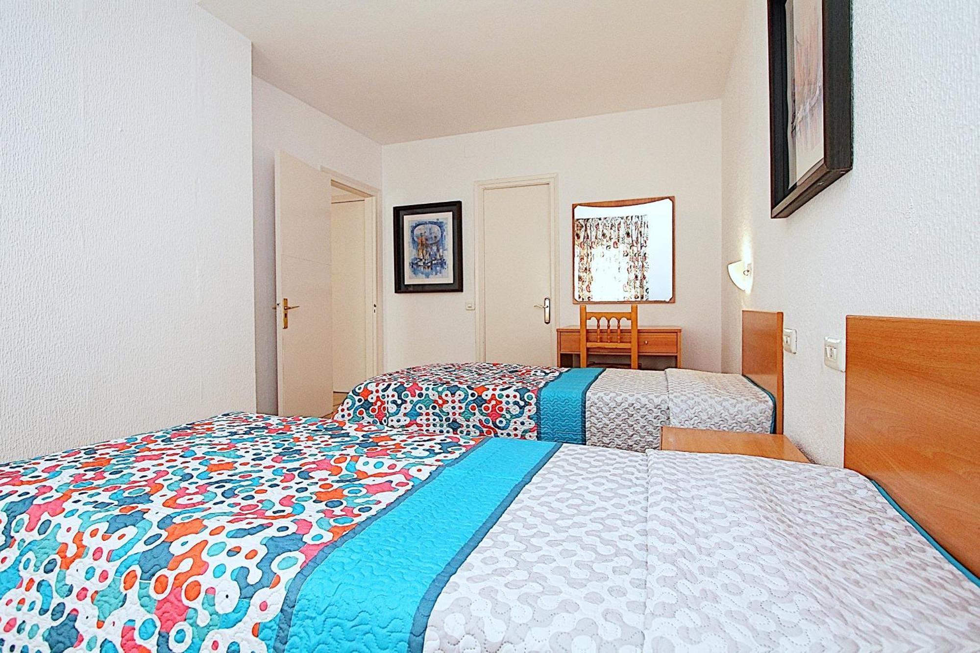 Apartaments Nautic Lloret de Mar Oda fotoğraf
